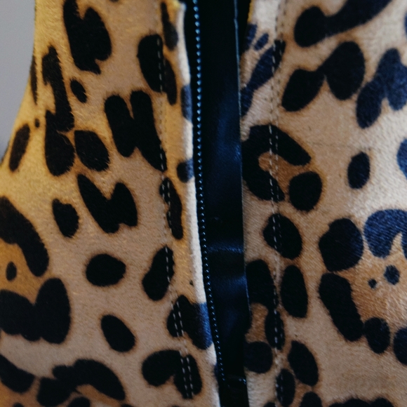 Leopard cheetah print heeled booties - Picture 3 of 4
